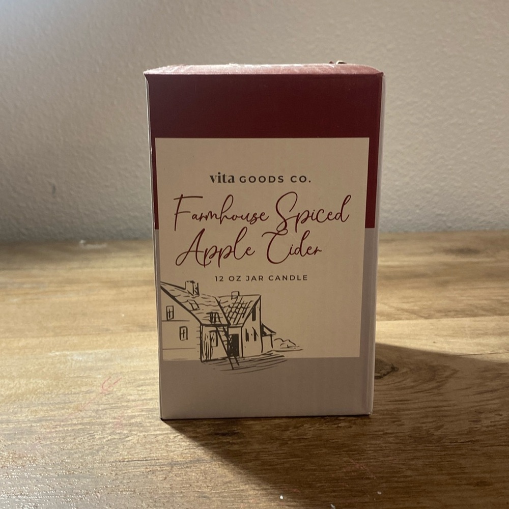 Farmhouse spiced apple cider candle